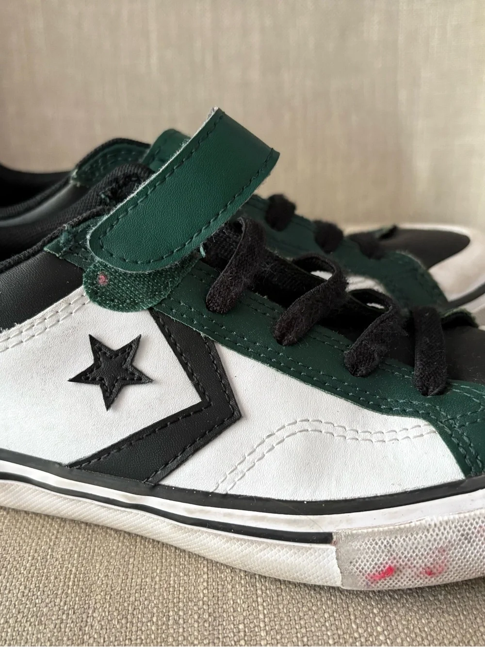 Converse Kids Low-Top Sneakers in Green, White and Black